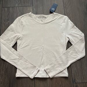 NWT Abercrombie double layered long sleeve top!